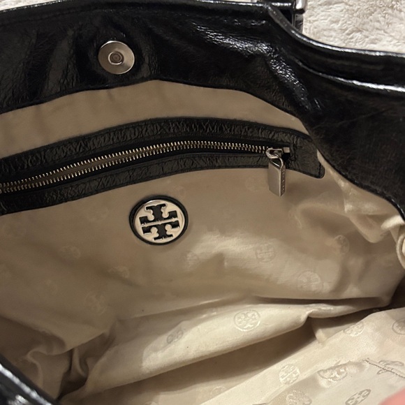 Tory Burch Amanda Black Leather Women's Bag - Picture 6 of 6